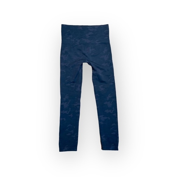 💰NWOT Bagatelle Collection High Rise Black Camo Leggings - Size L - Picture 1 of 7